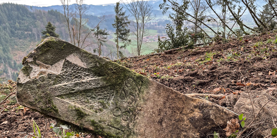 >Bergkamm der Grenzsteine